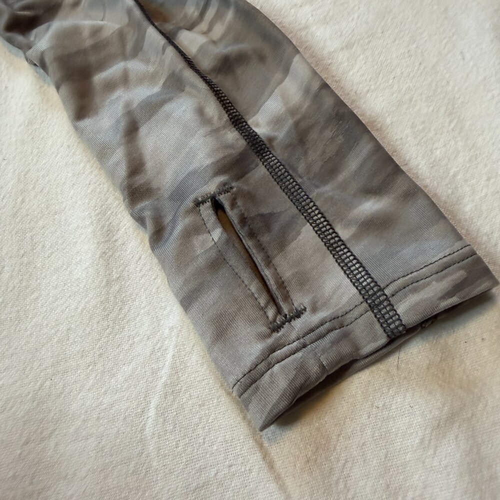 Under Armour ColdGear Jacket Grey Camo Women's Small - Picture 3 of 9